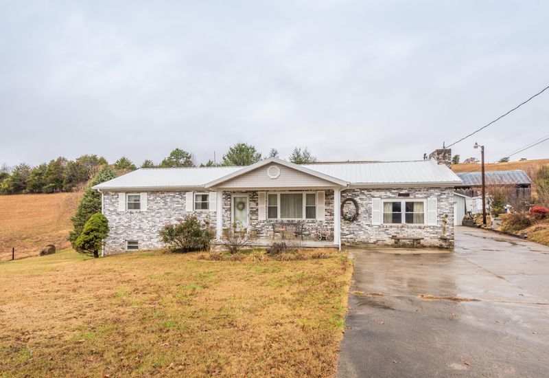275 N Ridge View Rd, Luttrell, TN 37779