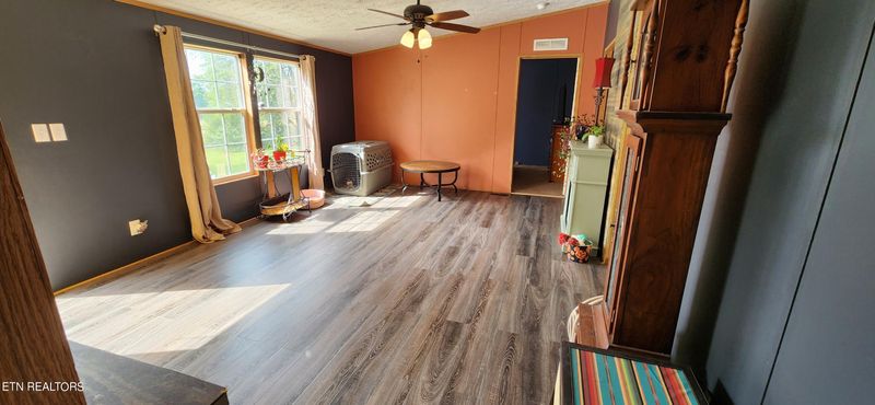 275 Oak St N, Greenback, TN 37742