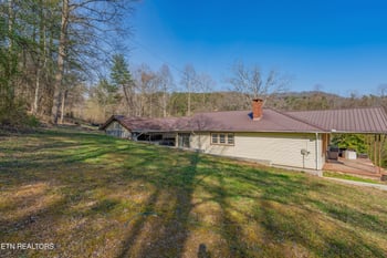 275 White Oak Rd, Oakdale, TN 37829