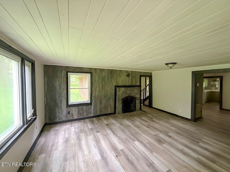 2750 Happy Hollow Rd, Sevierville, TN 37862