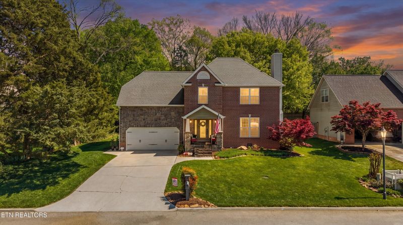 2750 Sheringham Dr, Powell, TN 37849