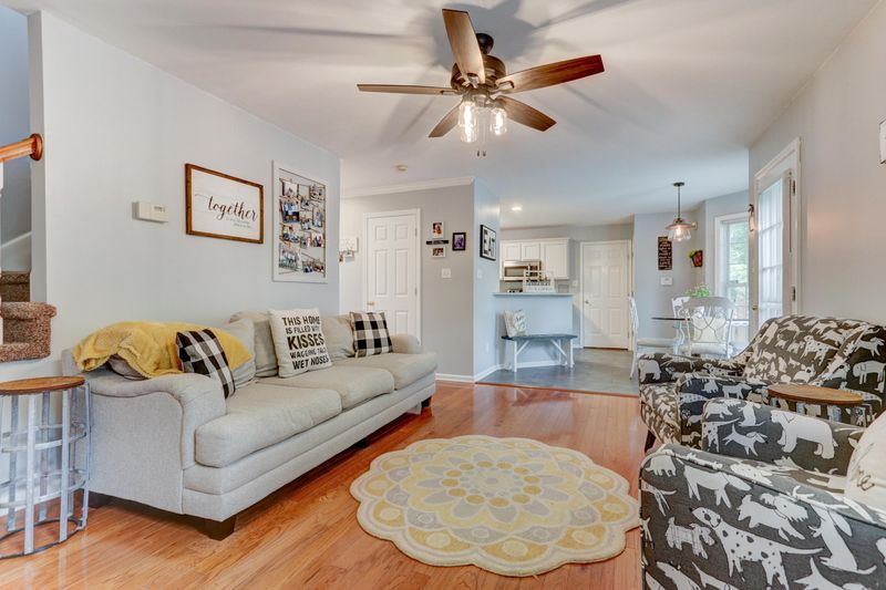 2751 Elston Brae Dr, Powell, TN 37849
