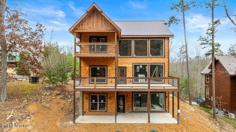 2751 Murray Ridge Rd, Sevierville, TN 37876
