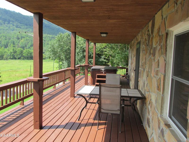 2754 Waldens Creek Rd, Sevierville, TN 37862