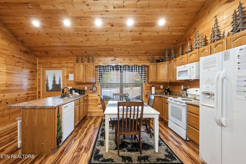 2756 Murray Ridge Rd, Sevierville, TN 37876