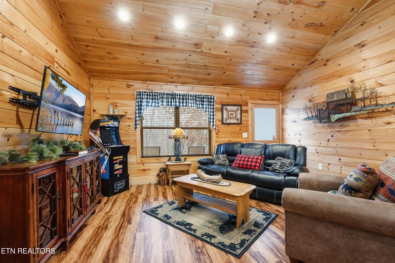 2756 Murray Ridge Rd, Sevierville, TN 37876