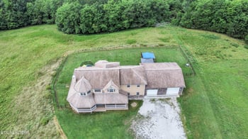 2756 Pinecrest Rd, Jacksboro, TN 37757