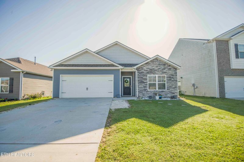 276 Cedar Park Dr, Loudon, TN 37774