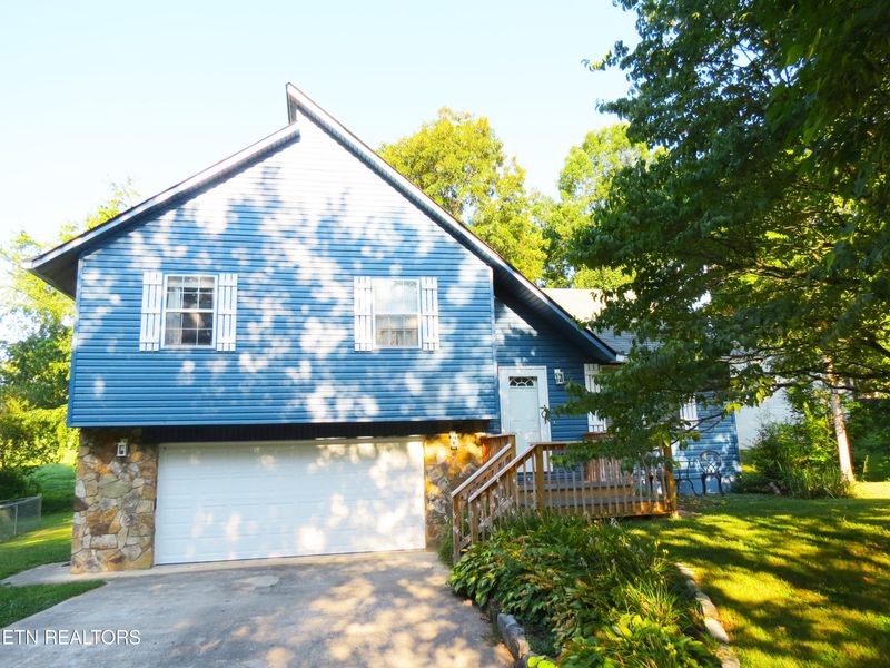 276 Doe Run Blvd, Clinton, TN 37716