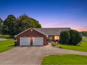 276 Hardin Dr, Lenoir City, TN 37772