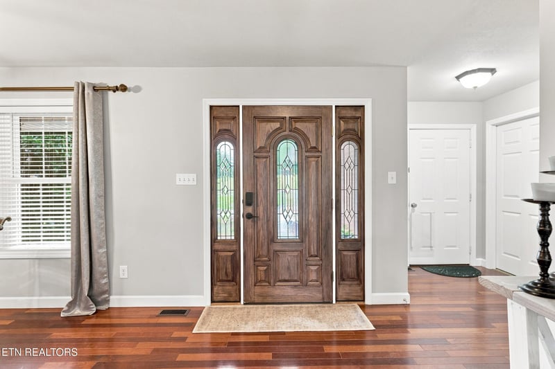 276 Hardin Dr, Lenoir City, TN 37772