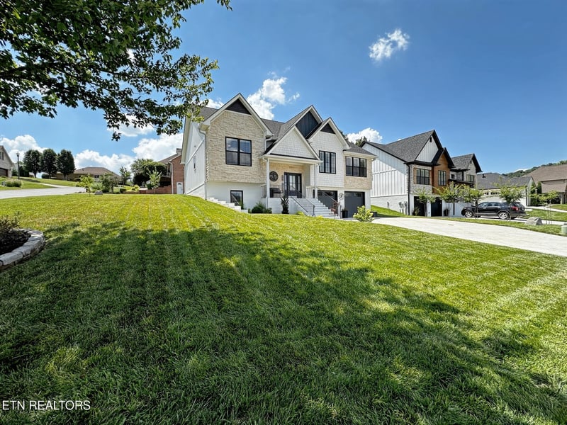 276 Lochmere Dr, Morristown, TN 37814