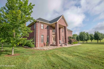 276 Pond View Dr, Kingston, TN 37763