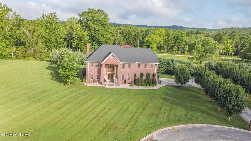 276 Pond View Dr, Kingston, TN 37763