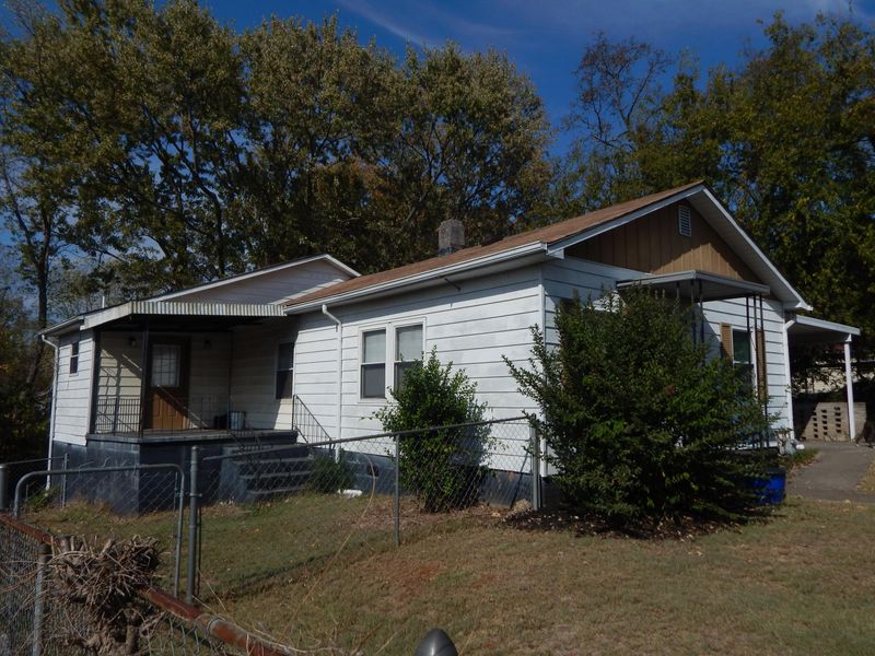 276 W Newton St, Alcoa, TN 37701