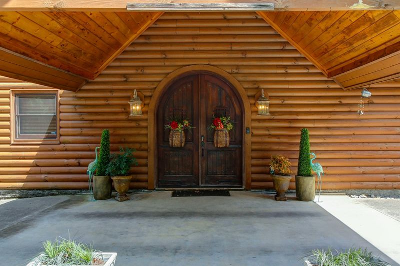 2760 Cedar Falls Way, Sevierville, TN 37862