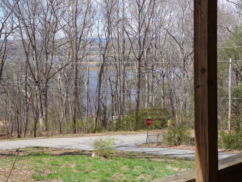 2761 Lowe Dr, Talbott, TN 37877