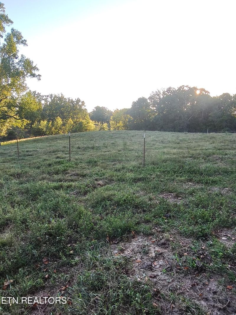 2764 Oakland Rd, Philadelphia, TN 37846