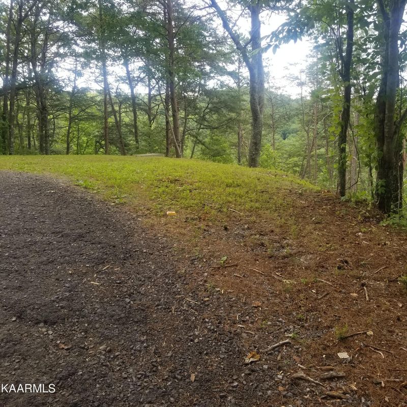 2765 Happy Hollow Tract 4 Rd, Sevierville, TN 37862
