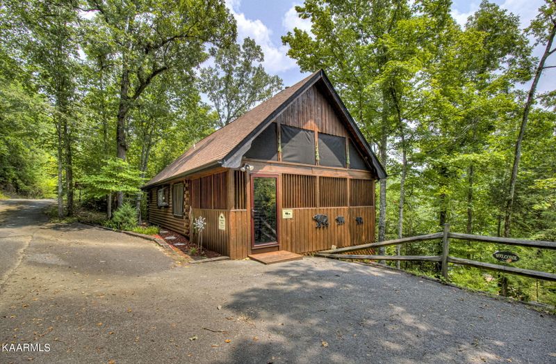 277 Cherokee Path Way, Sevierville, TN 37876