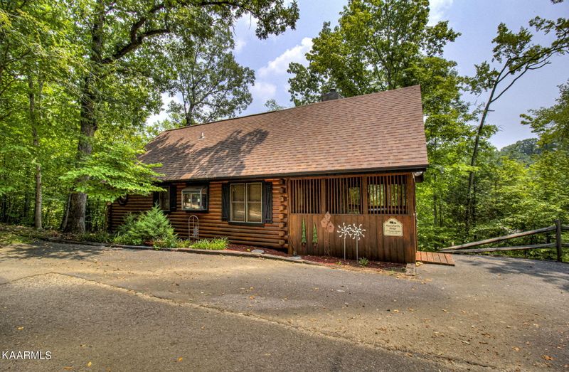 277 Cherokee Path Way, Sevierville, TN 37876