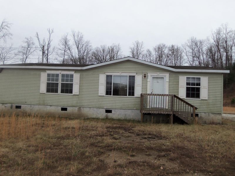 277 Echo Point Rd, Oneida, TN 37841