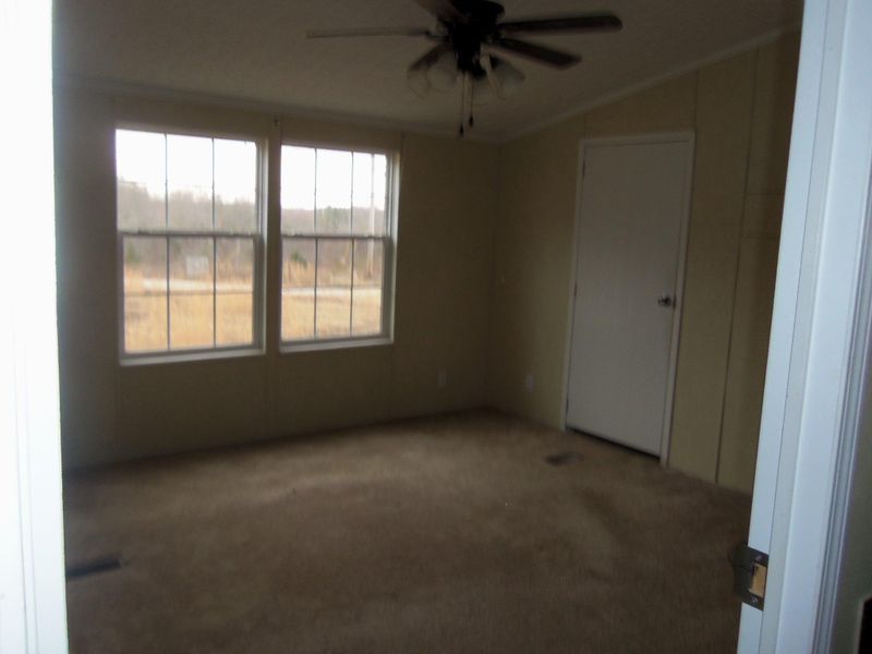 277 Echo Point Rd, Oneida, TN 37841