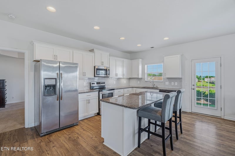 277 Gail Ln, Lenoir City, TN 37772