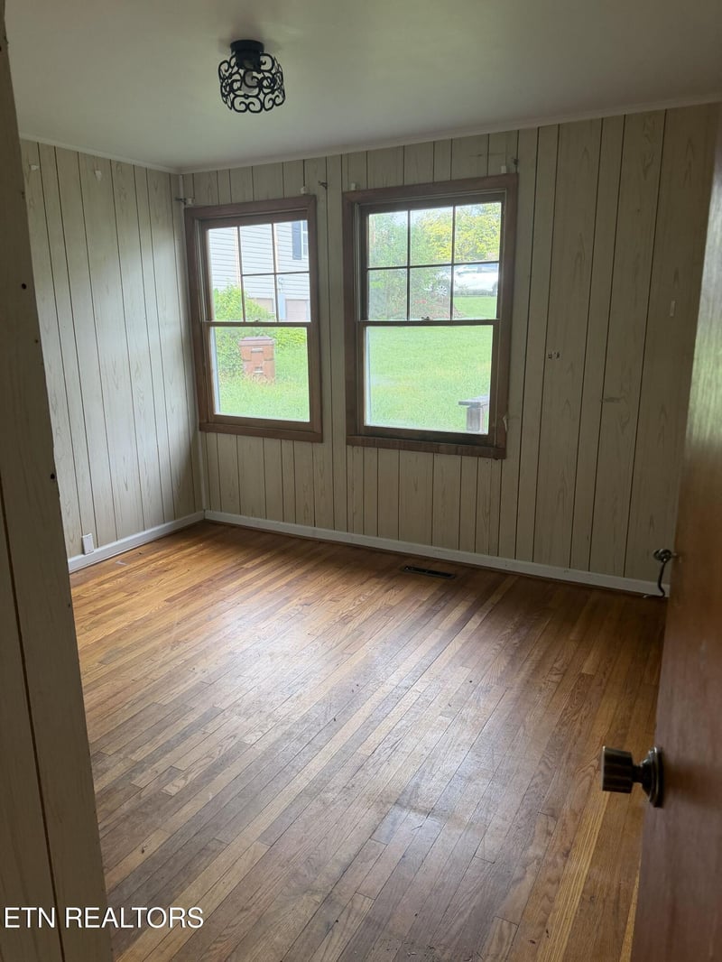 277 Jefferson Ave, Oak Ridge, TN 37830