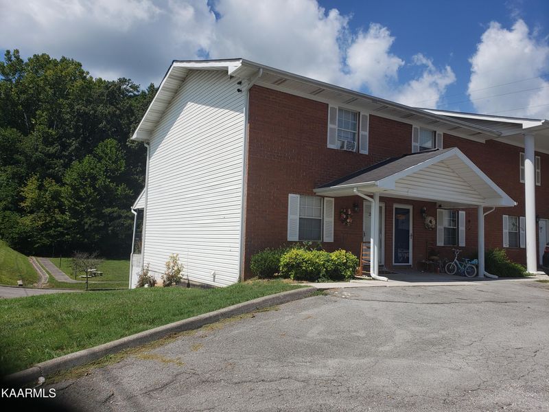 277 Main St #B, Maynardville, TN 37807