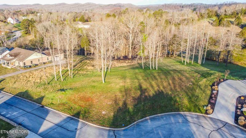 277 Serenity Dr, Harriman, TN 37748