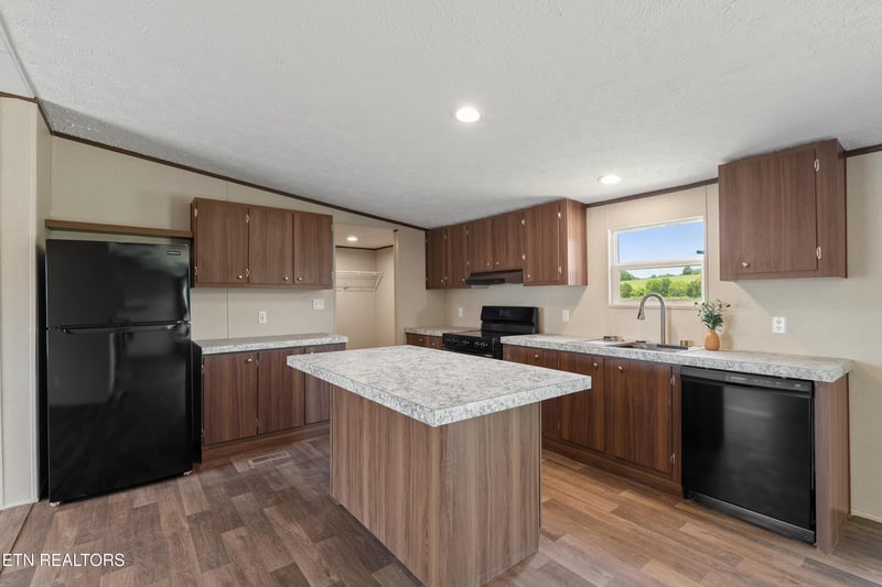 277 Thompson Rd, Madisonville, TN 37354