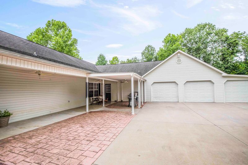 2770 Hinds Creek Rd, Heiskell, TN 37754
