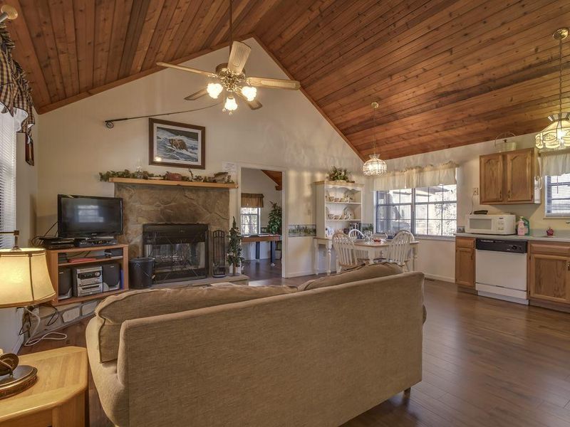 2772 Easy St, Sevierville, TN 37862
