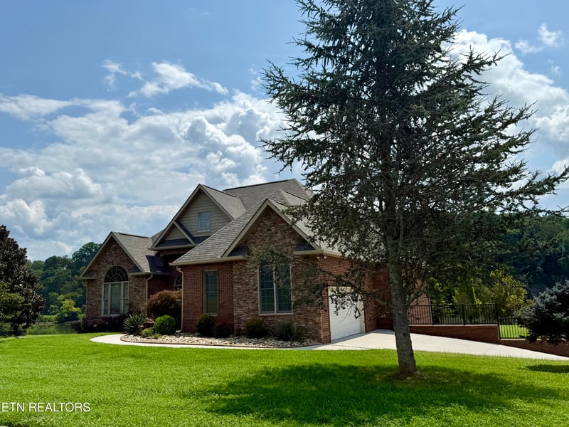 2772 River Island Blvd, Kodak, TN 37764
