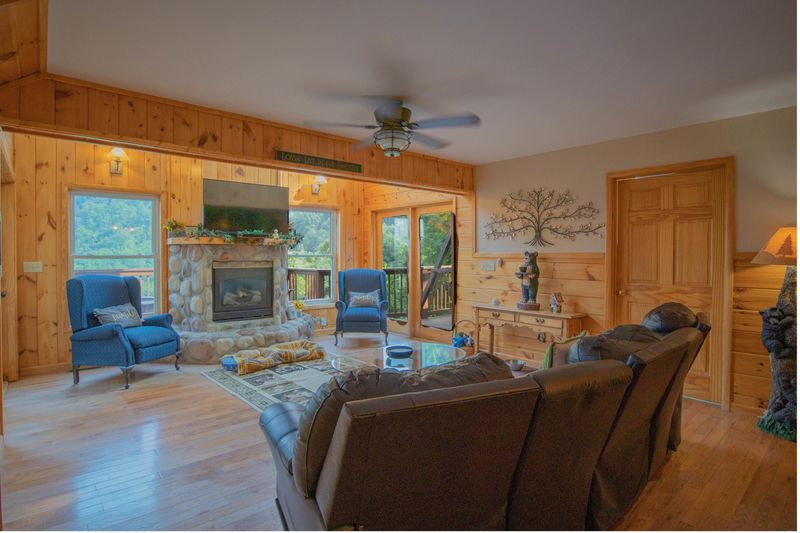2774 Overholt Tr, Sevierville, TN 37862