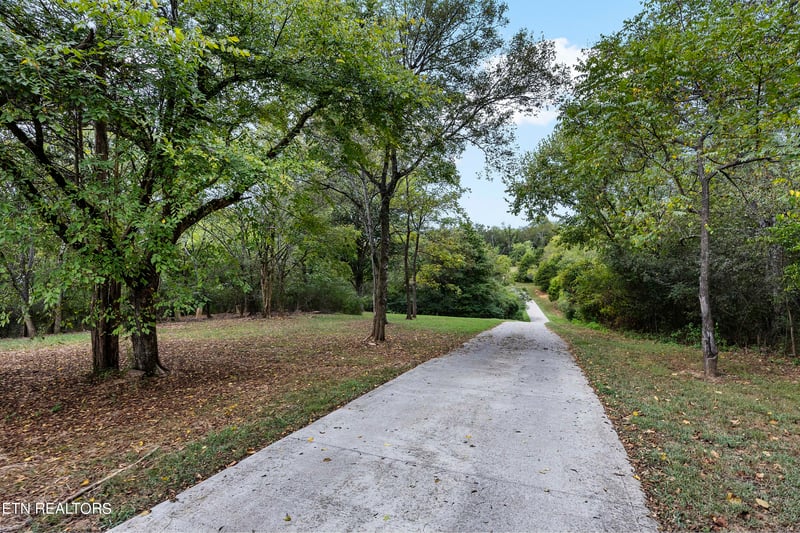 2775 Wilson Rd, Lenoir City, TN 37772