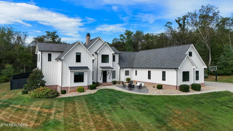 2775 Wilson Rd, Lenoir City, TN 37772