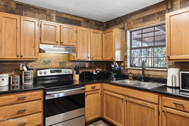 2777 Mountain View Cir, Sevierville, TN 37862