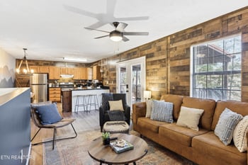 2777 Mountain View Cir, Sevierville, TN 37862