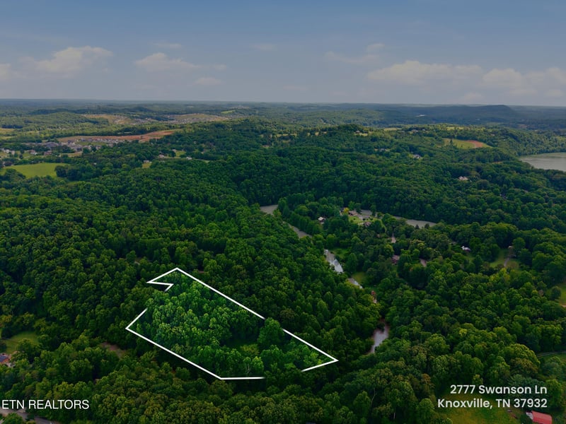 2777 Swanson Ln, Knoxville, TN 37932
