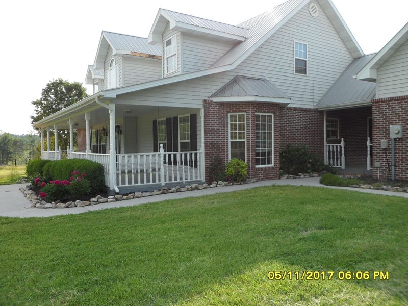 2780 Clabo Rd, Sevierville, TN 37862