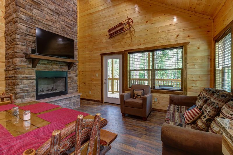 2780 Easy St, Sevierville, TN 37862