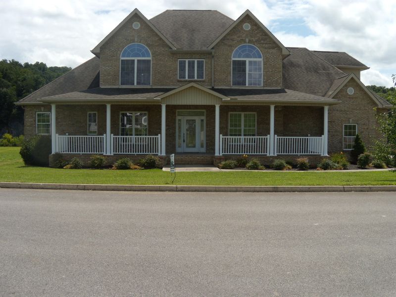 2788 River Island Blvd #1, Kodak, TN 37764
