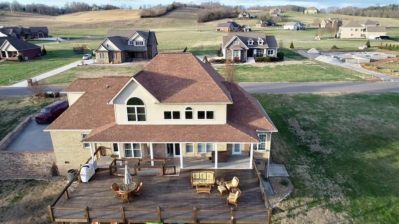 2788 River Island Blvd, Kodak, TN 37764
