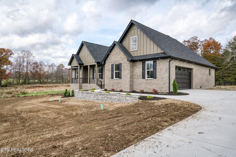 279 Catoosa Ridge Dr, Crossville, TN 38571