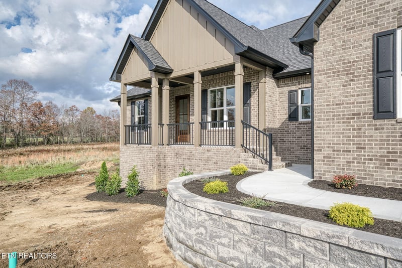 279 Catoosa Ridge Dr, Crossville, TN 38571
