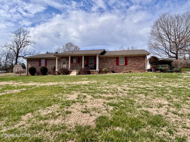 279 Dixie Lee Ln, Lenoir City, TN 37772