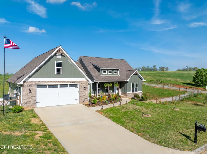 279 Lakeside Meadows Cir, Madisonville, TN 37354