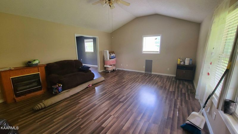 279 Ross Ln, Winfield, TN 37892
